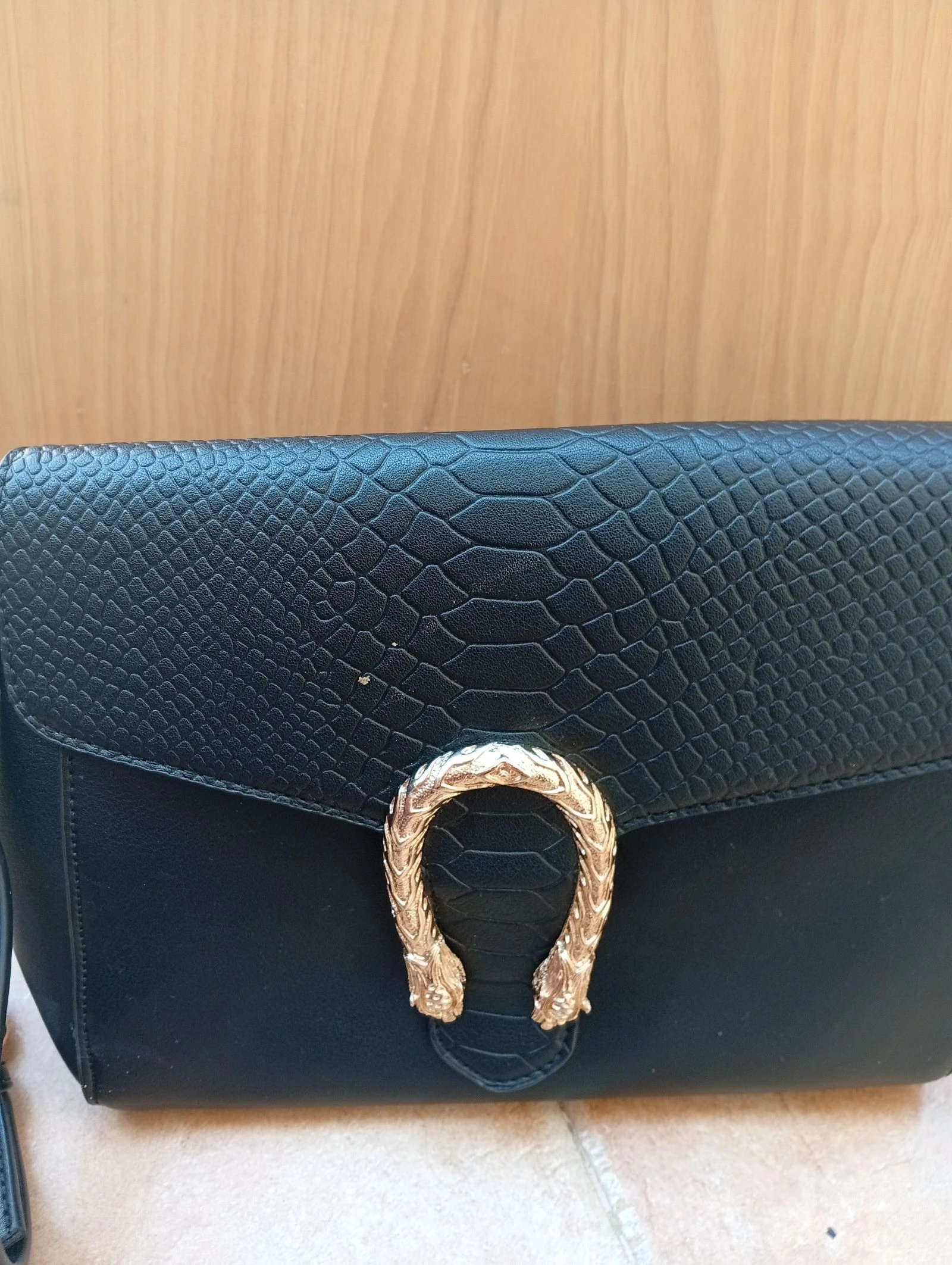 Zwarte schoudertas Dionysus-stijl met gouden gesp – photo 3